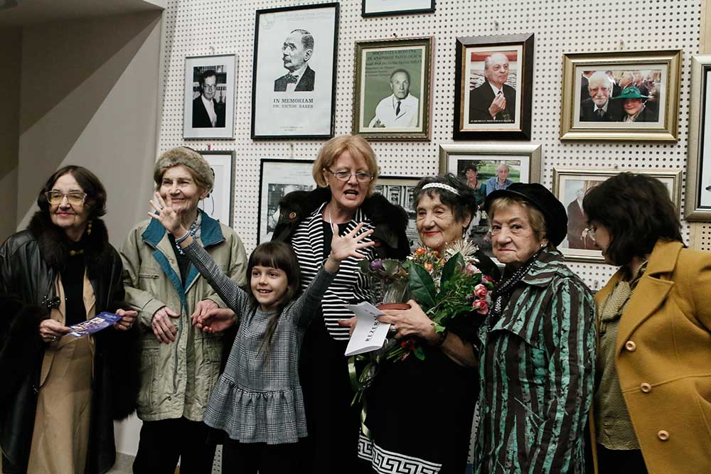 Arety Candide Dinulescu - „In memoriam Arety Ioana” - expoziţie personală - (02 - 17 decembrie 2019) - Biblioteca Nationala a Romaniei - Bucuresti (18) Arety Candide Dinulescu - „In memoriam Arety Ioana” - expoziţie personală - (02 - 17 decembrie 2019) - Biblioteca Nationala a Romaniei - Bucuresti (18)